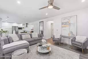 7 Lakeside Dr, Bluffton, SC 29910 - Photo 9