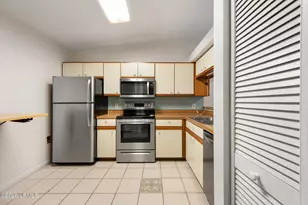 96 Mathews Dr, Hilton Head Island, SC 29926 - Photo 11