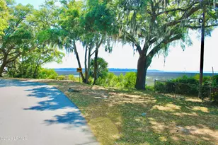 807 11th St, Port Royal, SC 29935 - Photo 5