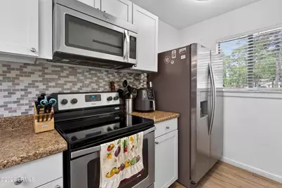 96 Mathews Drive #19, Hilton Head Island, SC 29926 - Photo 5