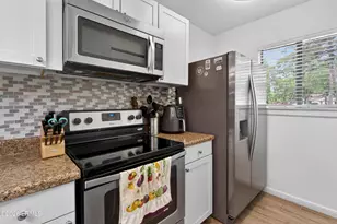 96 Mathews Dr, Hilton Head Island, SC 29926 - Photo 5