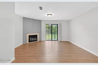 96 Mathews Drive #19, Hilton Head Island, SC 29926 - Photo 3