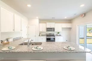 916 Sanctum St, Ridgeland, SC 29936 - Photo 9