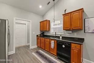14 Carolina Village Cir, Beaufort, SC 29906 - Photo 11