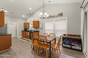 14 Carolina Village Cir, Beaufort, SC 29906 - Photo 9