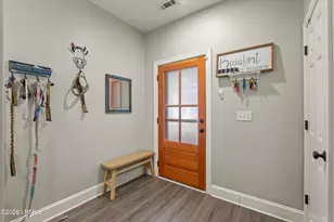 14 Carolina Village Cir, Beaufort, SC 29906 - Photo 5