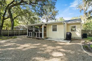 1802 Battery Park Dr, Port Royal, SC 29935 - Photo 19