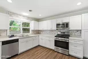 2910 Riverbank Dr, Beaufort, SC 29902 - Photo 9