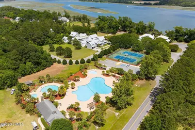 129 Dolphin Point Drive, Beaufort, SC 29907 - Photo 13