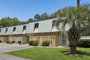 32 S Forest Beach Dr, Hilton Head Island, SC 29928 - Photo 15