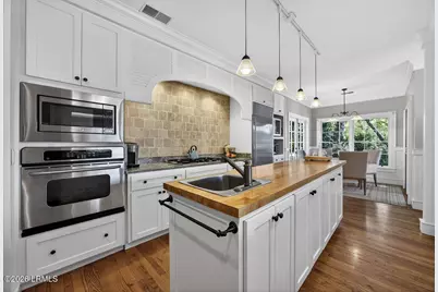 111 Fort Walker Drive, Hilton Head, SC 29928 - Photo 11
