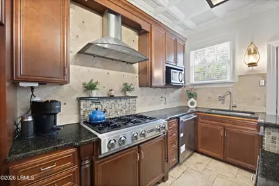 535 E 44th Street, Savannah, GA 31405 - Photo 17
