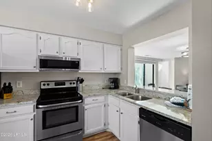 15 Deallyon Ave, Hilton Head, SC 29928 - Photo 5