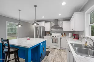 14 Palm Point Rd, Beaufort, SC 29907 - Photo 5
