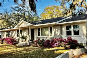 1403 Harrington St, Beaufort, SC 29902 - Photo 7