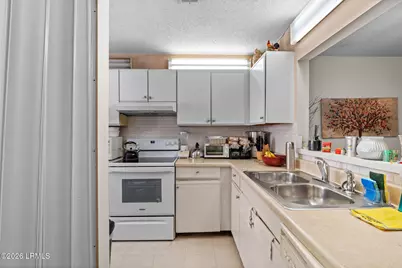 96 Mathews Drive #106, Hilton Head Island, SC 29926 - Photo 11