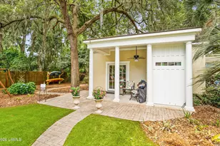 864 Ribaut Rd, Beaufort, SC 29902 - Photo 3
