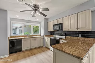 17 Lake Forest Dr, Hilton Head Island, SC 29928 - Photo 11