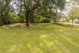 2422 Hermitage Rd, Beaufort, SC 29902 - Photo 17