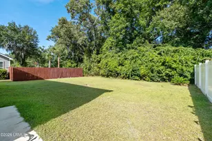 3674 Oyster Bluff Dr, Beaufort, SC 29907 - Photo 5