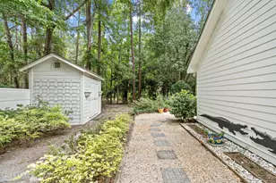 60 Thomas Sumter St, Beaufort, SC 29907 - Photo 33