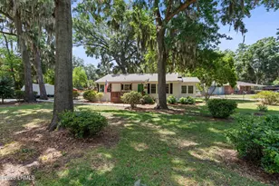 2420 Pine Ct N, Beaufort, SC 29902 - Photo 3
