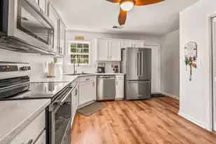 2101 Wilson Dr, Beaufort, SC 29902 - Photo 13