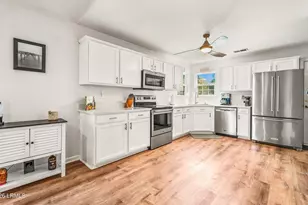 2101 Wilson Dr, Beaufort, SC 29902 - Photo 11