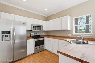 19 Pine Burr Rd E, Hilton Head Island, SC 29926 - Photo 5