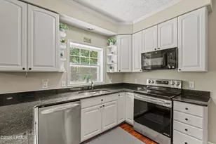 9 Lucerne Ave, Beaufort, SC 29907 - Photo 5