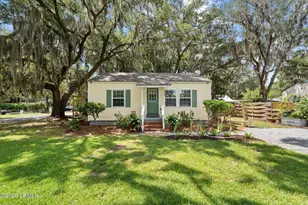 1102 Lafayette St, Beaufort, SC 29902 - Photo 1