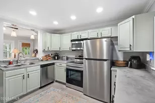 1102 Lafayette St, Beaufort, SC 29902 - Photo 11