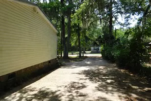 911 Grant St, Beaufort, SC 29906 - Photo 9