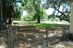 911 Grant St, Beaufort, SC 29906 - Photo 5