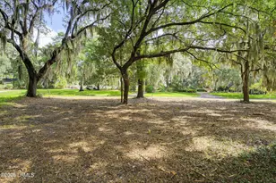 121 Spanish Point Dr, Beaufort, SC 29902 - Photo 1