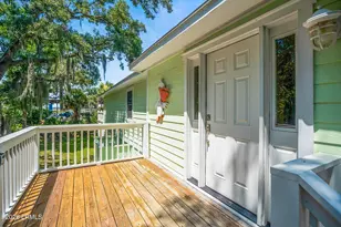 373 Pike Dr, Ladys Island, SC 29920 - Photo 3