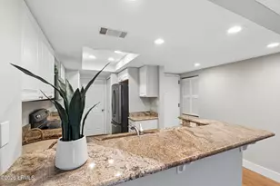 13 Harbourside Ln, Hilton Head, SC 29928 - Photo 5