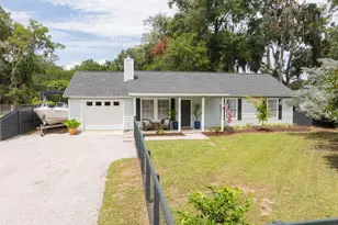 1611 Madrid Ave, Port Royal, SC 29935 - Photo 7