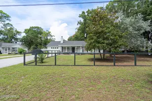 1611 Madrid Ave, Port Royal, SC 29935 - Photo 13