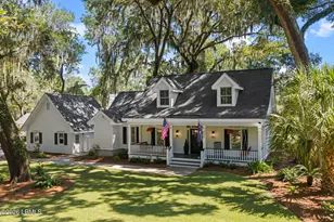 402 Island Cir E, Saint Helena Island, SC 29920 - Photo 3