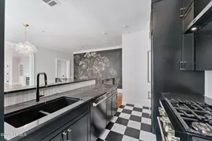 24 E Liberty St, Savannah, GA 31401 - Photo 7