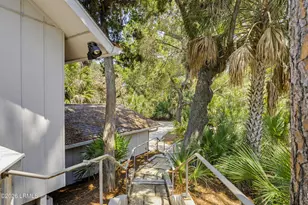 868 Sabal Ct, Ladys Island, SC 29920 - Photo 3