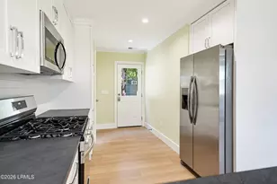 1307 Lafayette St, Beaufort, SC 29902 - Photo 9