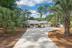 27 Pineland Rd, Hilton Head Island, SC 29926 - Photo 3