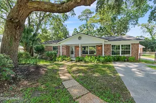 4027 Shell Point Rd, Beaufort, SC 29906 - Photo 1