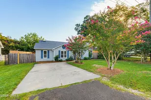 2905 Riverside Dr, Beaufort, SC 29902 - Photo 1