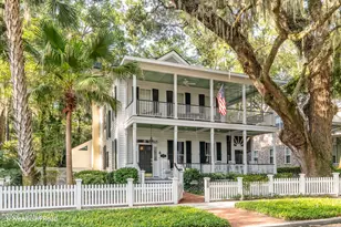 31 Newpoint Rd, Beaufort, SC 29907 - Photo 1