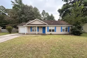 82 Pelican Cir, Beaufort, SC 29906 - Photo 1
