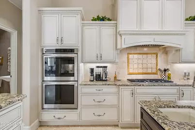 526 Colonial Drive, Hilton Head Island, SC 29926 - Photo 9