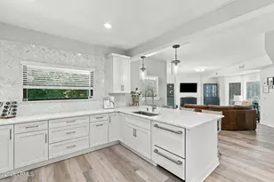 11 Dolphin Point Ln, Hilton Head, SC 29926 - Photo 3